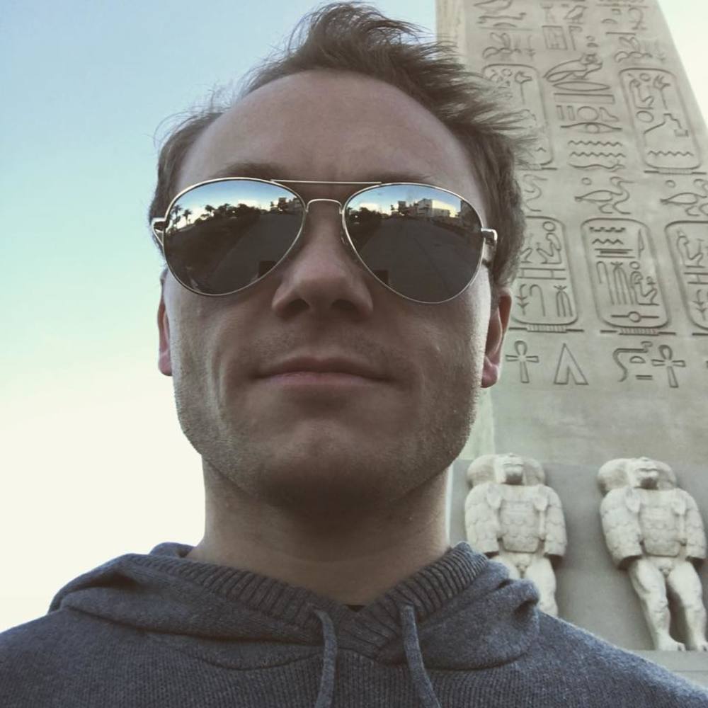 Meet your Posher, Casey